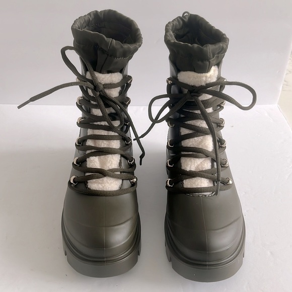 Marc Fisher $239  Women’s Weatherproof Lug Sole Military Green Boots Size 5 NWT - Picture 3 of 6